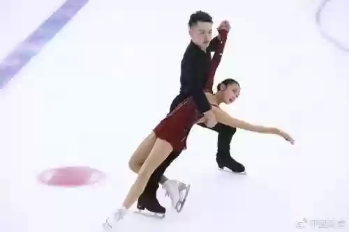 双人花滑裁判阵容搭配，双人花滑视频大全集插图1